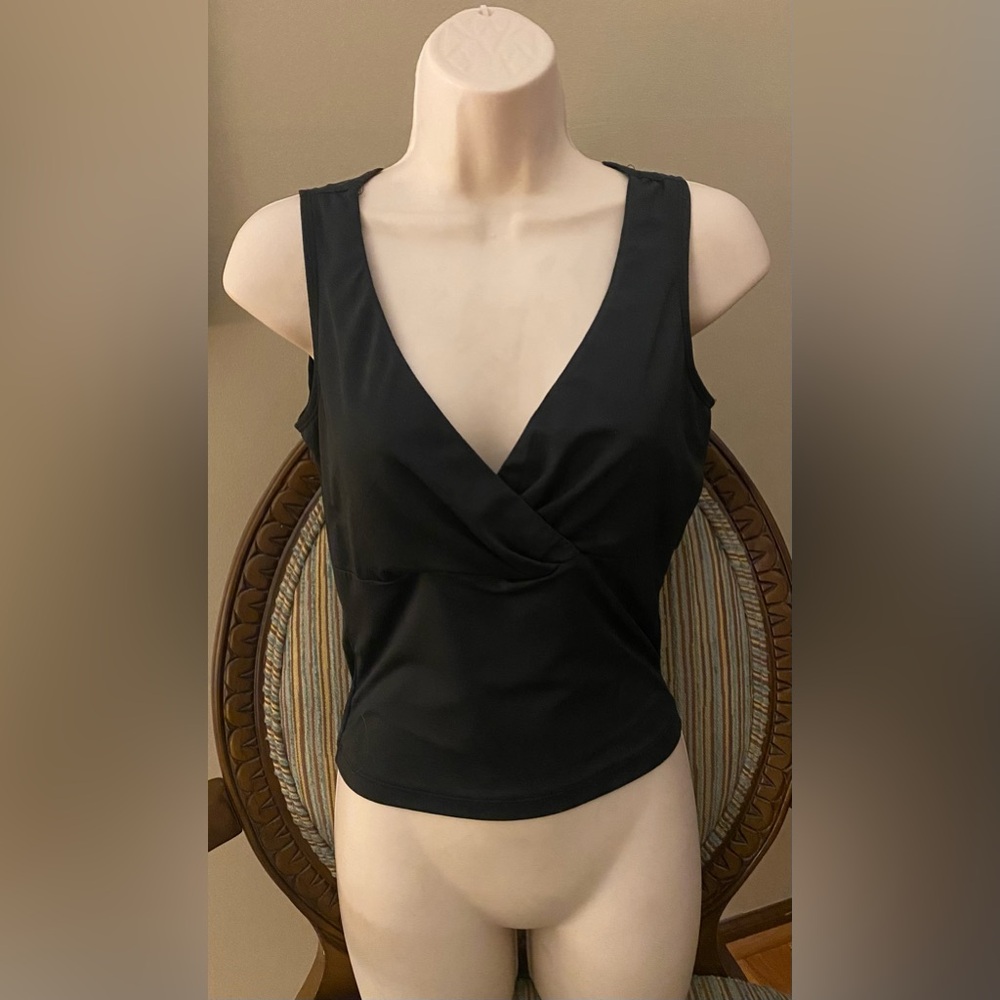 Boutique Europa Black Sleeveless V-Neck Top